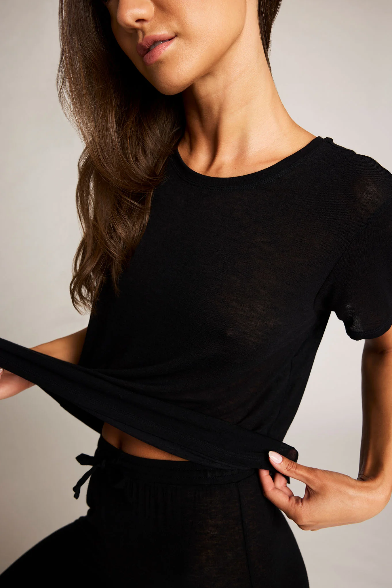 Fino Featherweight Cashmere Boyfriend Tee in Black - Image 2